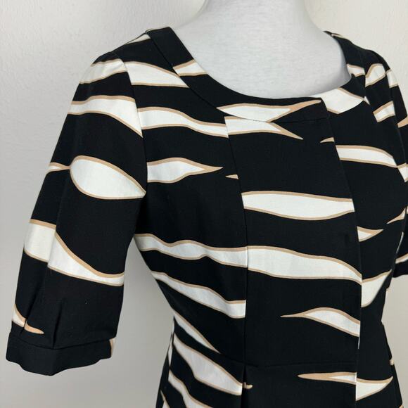 Kenneth Cole Reaction | Black Short Sleeve Collarless Tailored Business Jacket - Picture 5 of 11